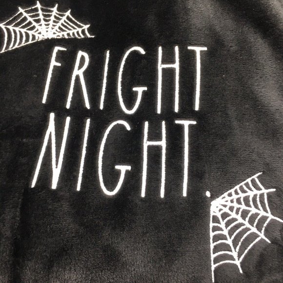 Rae Dunn Halloween FRIGHT NIGHT Fleece Throw Blanket Tassels Spiderwebs 50x70 - Picture 3 of 7